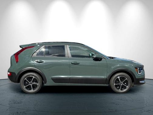 2025 Kia Niro EX