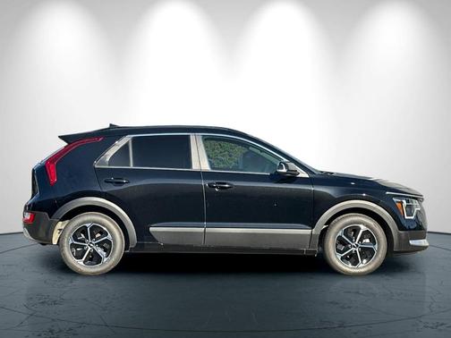 2025 Kia Niro EX