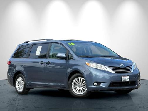 2016 Toyota Sienna L