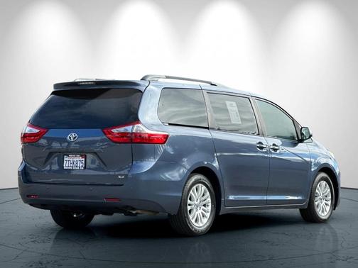 2016 Toyota Sienna L