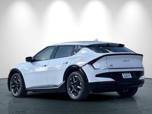 2025 Kia EV6 Wind