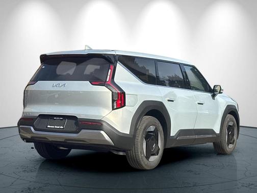2026 Kia EV9 Light Long Range