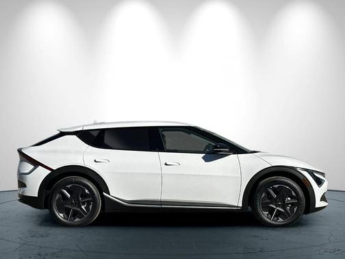 2025 Kia EV6 Light