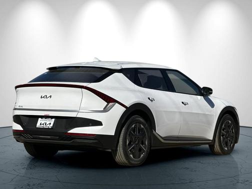 2025 Kia EV6 Light