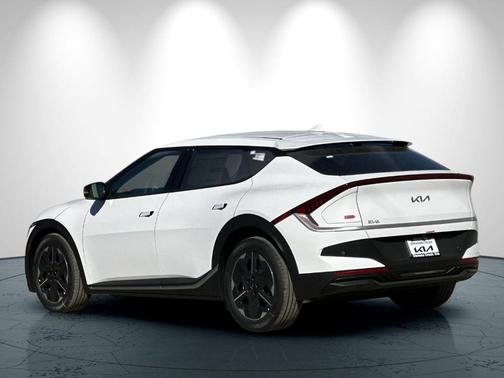 2025 Kia EV6 Light