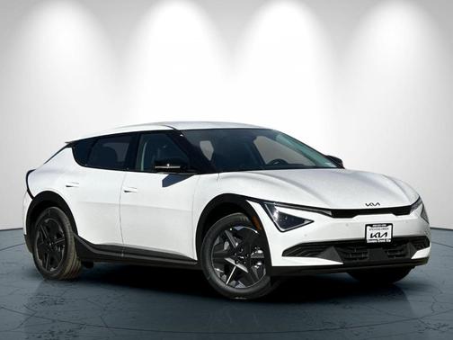 2025 Kia EV6 Light
