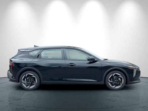 Aurora Black Pearl 2026 Kia K4 EX