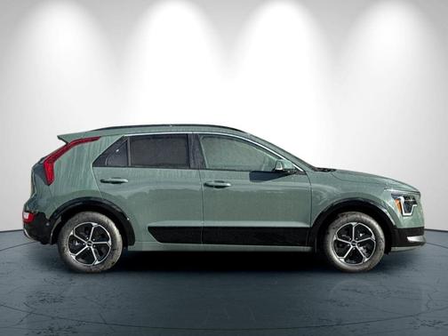 2025 Kia Niro SX