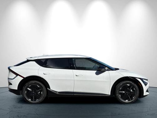 2025 Kia EV6 Wind