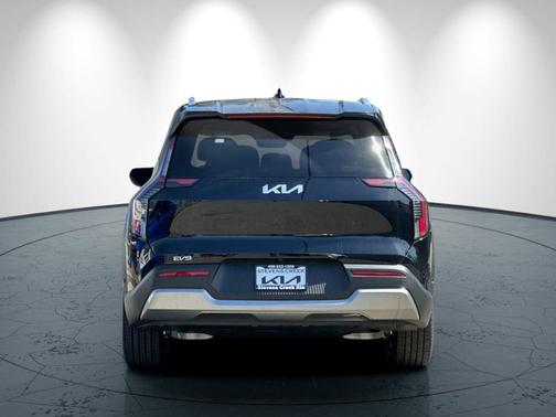 Ebony Black 2026 Kia EV9 Wind