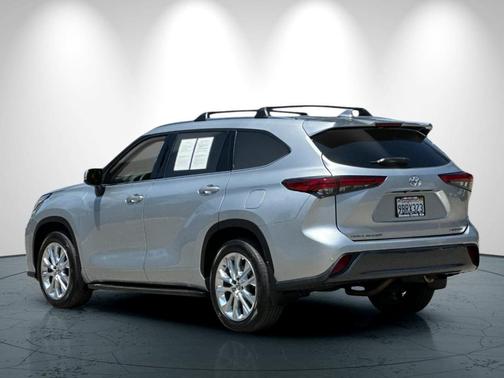 2022 Toyota Highlander Limited
