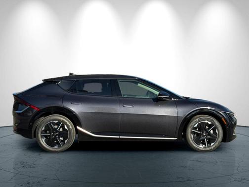 2025 Kia EV6 Wind