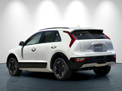 Snow White Pearl 2026 Kia Niro EV Wind