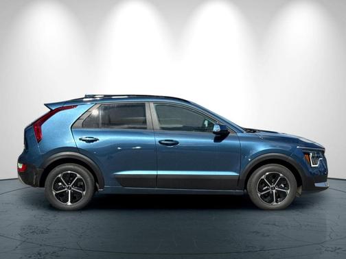 2025 Kia Niro EX