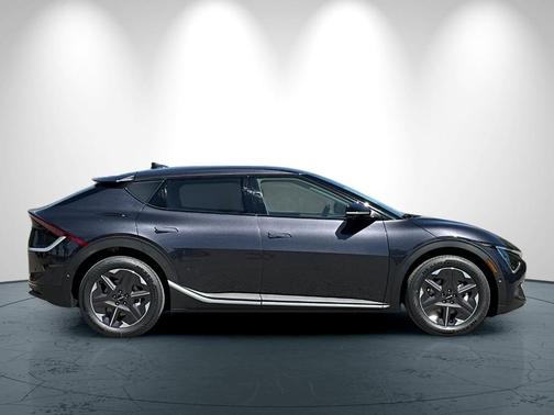 2025 Kia EV6 Light Long Range