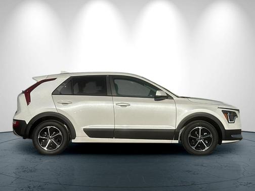 2026 Kia Niro LX