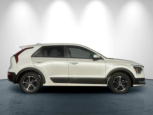 2026 Kia Niro LX
