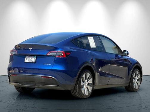 Deep Blue Metallic 2024 Tesla Model Y Long Range
