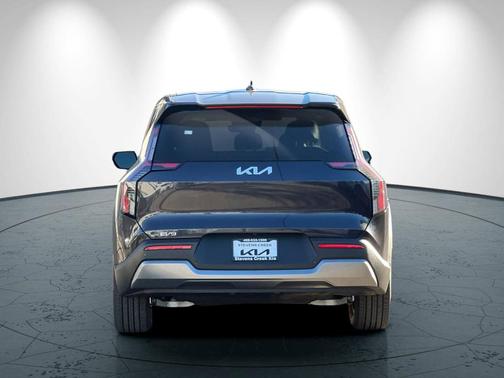 2026 Kia EV9 Light Long Range
