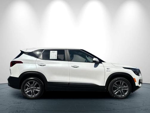 2023 Kia Seltos LX