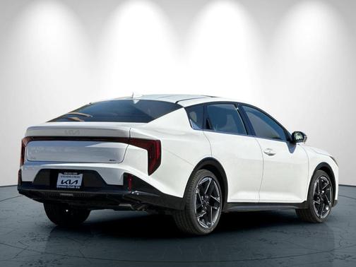 2025 Kia K4 GT-Line