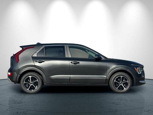 Gray 2026 Kia Niro LX