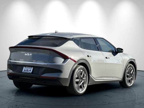 2025 Kia EV6 Light Long Range
