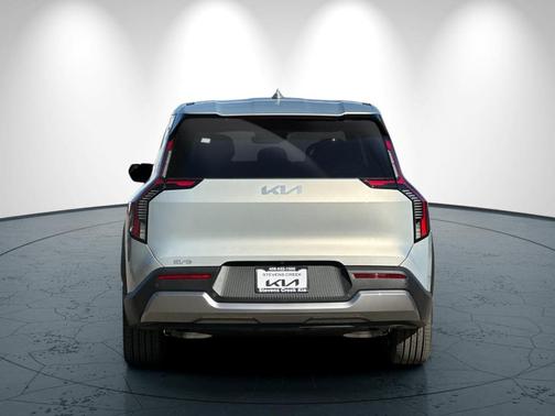 2026 Kia EV9 Light Long Range