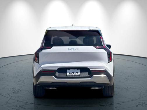 2026 Kia EV9 Light Short Range