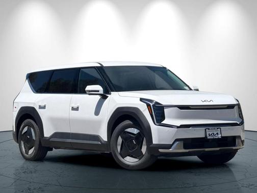 2026 Kia EV9 Light Short Range