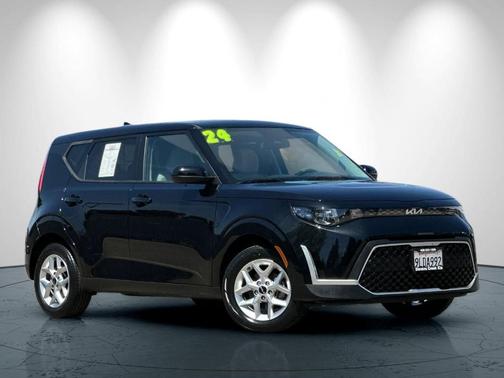Fusion Orange 2024 Kia Soul LX