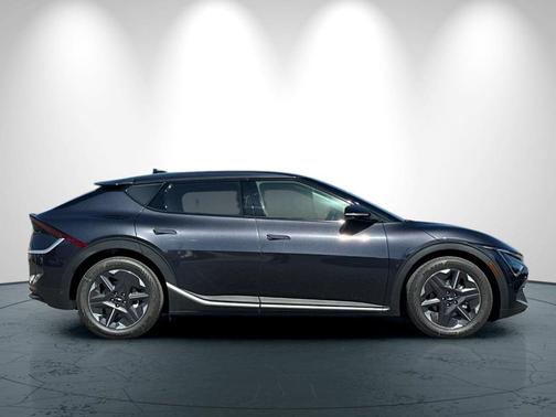 2025 Kia EV6 Light Long Range