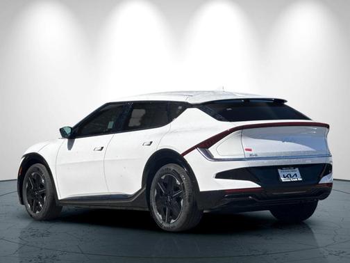 2025 Kia EV6 Wind