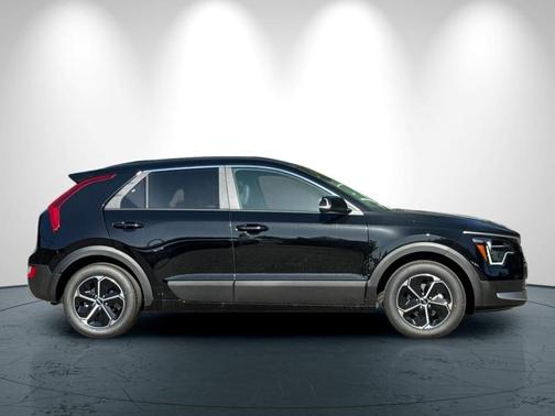 Aurora Black Pearl 2026 Kia Niro EX