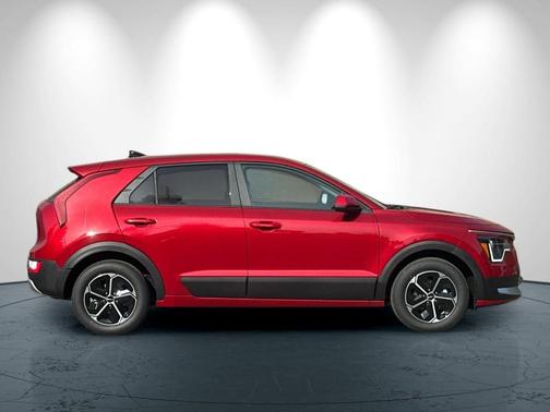2026 Kia Niro LX