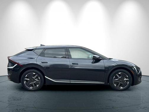2025 Kia EV6 Light Long Range