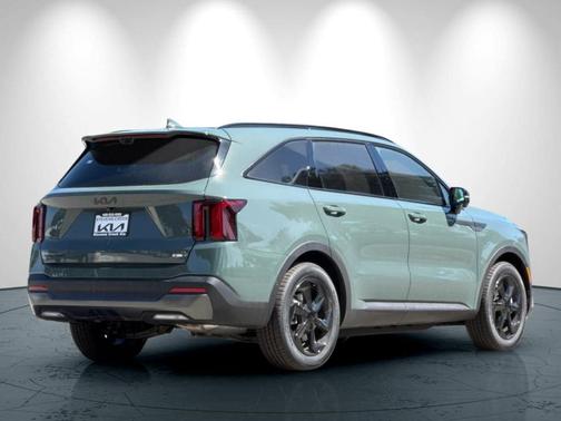Green 2026 Kia Sorento Hybrid X-LINE SX PRESTIGE