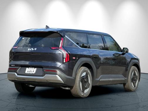 2026 Kia EV9 Light Short Range