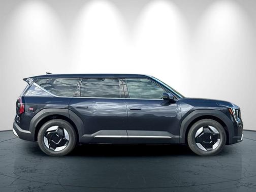 2026 Kia EV9 Light Short Range
