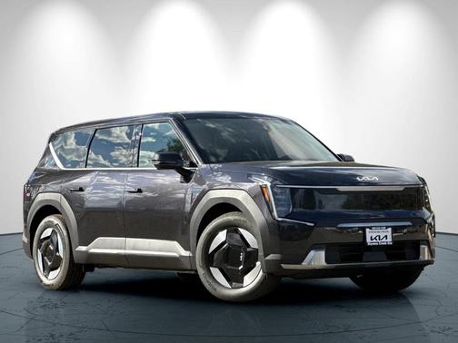 2026 Kia EV9 Light Short Range