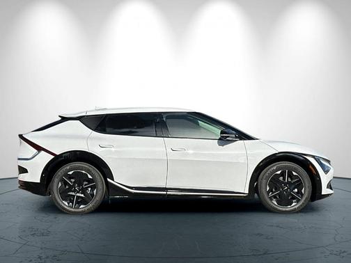 2025 Kia EV6 Wind