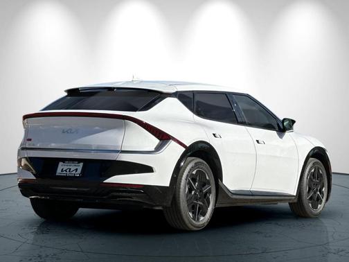 2025 Kia EV6 Wind