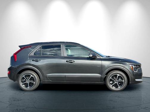 2025 Kia Niro EX