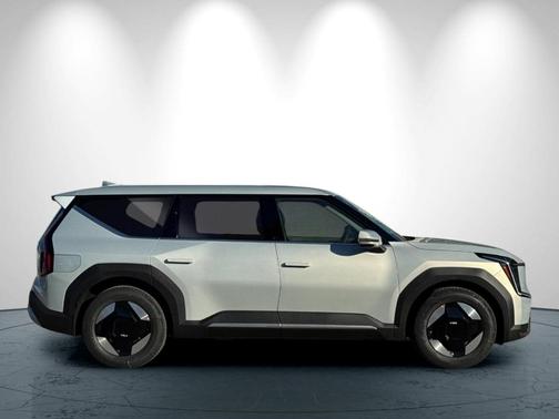 2026 Kia EV9 Light Long Range