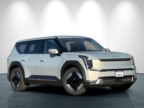 2026 Kia EV9 Light Long Range