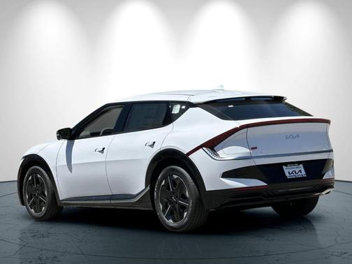 2025 Kia EV6 Wind