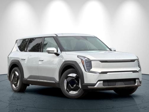 Ivory Silver 2026 Kia EV9 Light Long Range