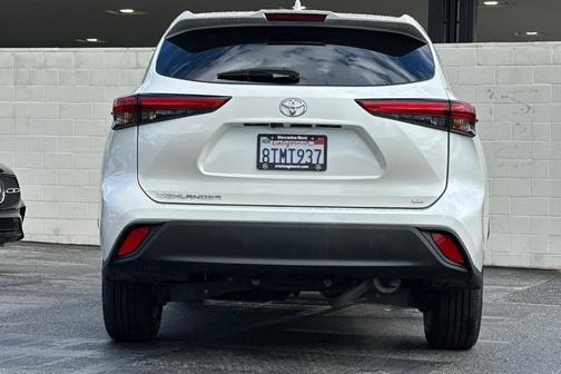 2021 Toyota Highlander LE