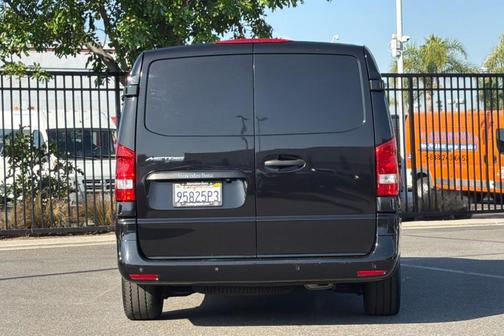 2022 Mercedes-Benz Metris Base