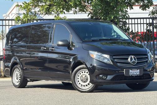 2022 Mercedes-Benz Metris Base